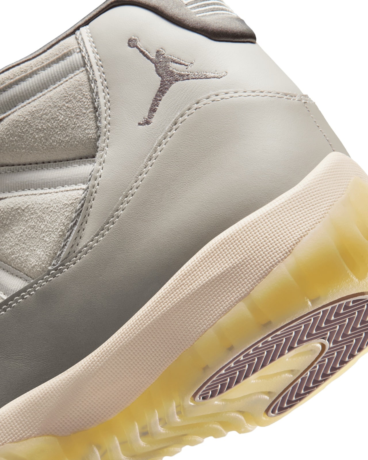 Air Jordan 11 Tokyo IQ3459-072 8