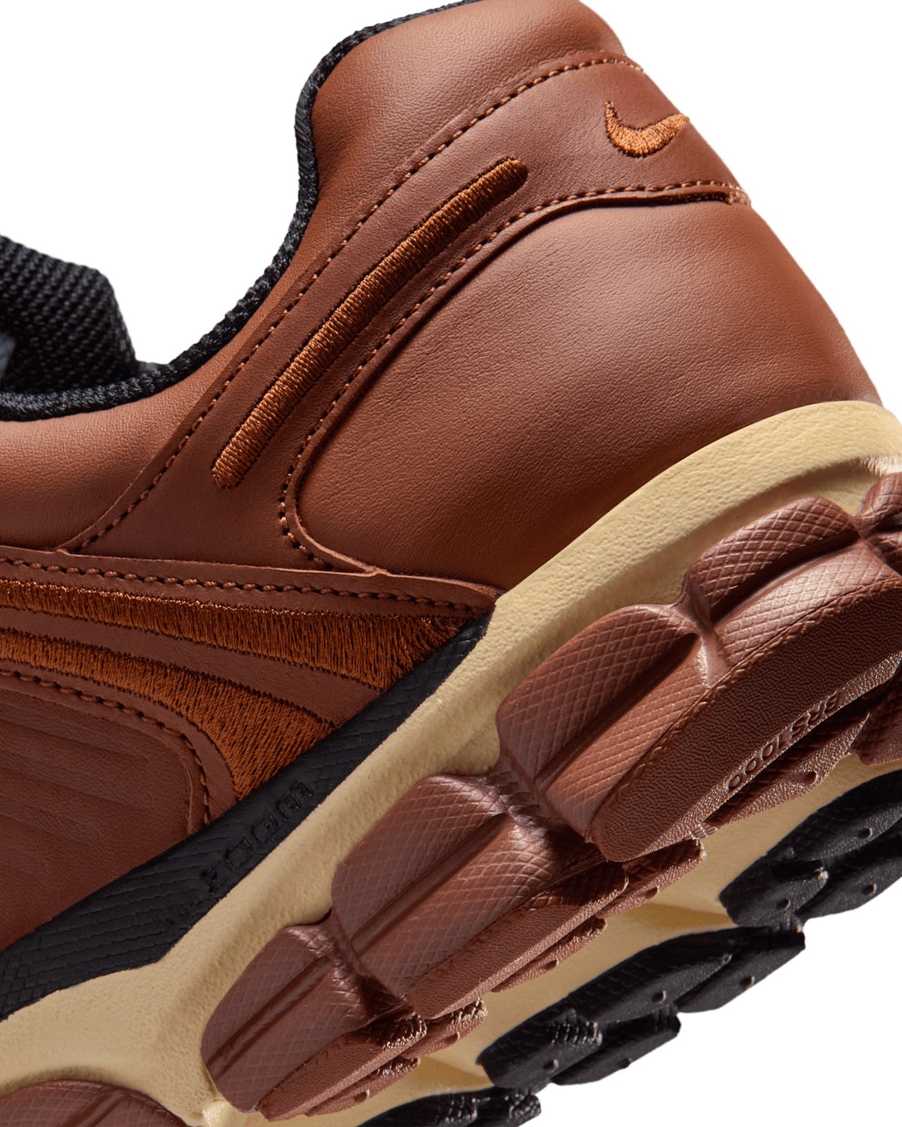 Nike Zoom Vomero 5 Pony IO4555-200 8