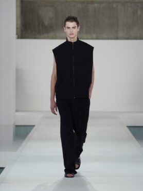 COS Spring Summer 2026 Korea Runway 11