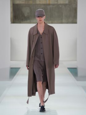COS Spring Summer 2026 Korea Runway 9