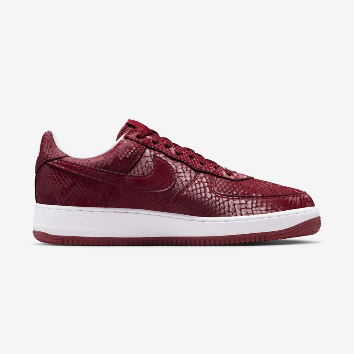 Kobe Bryant x Nike Air Force 1 Low Lower Merion Away IB0018-600 3