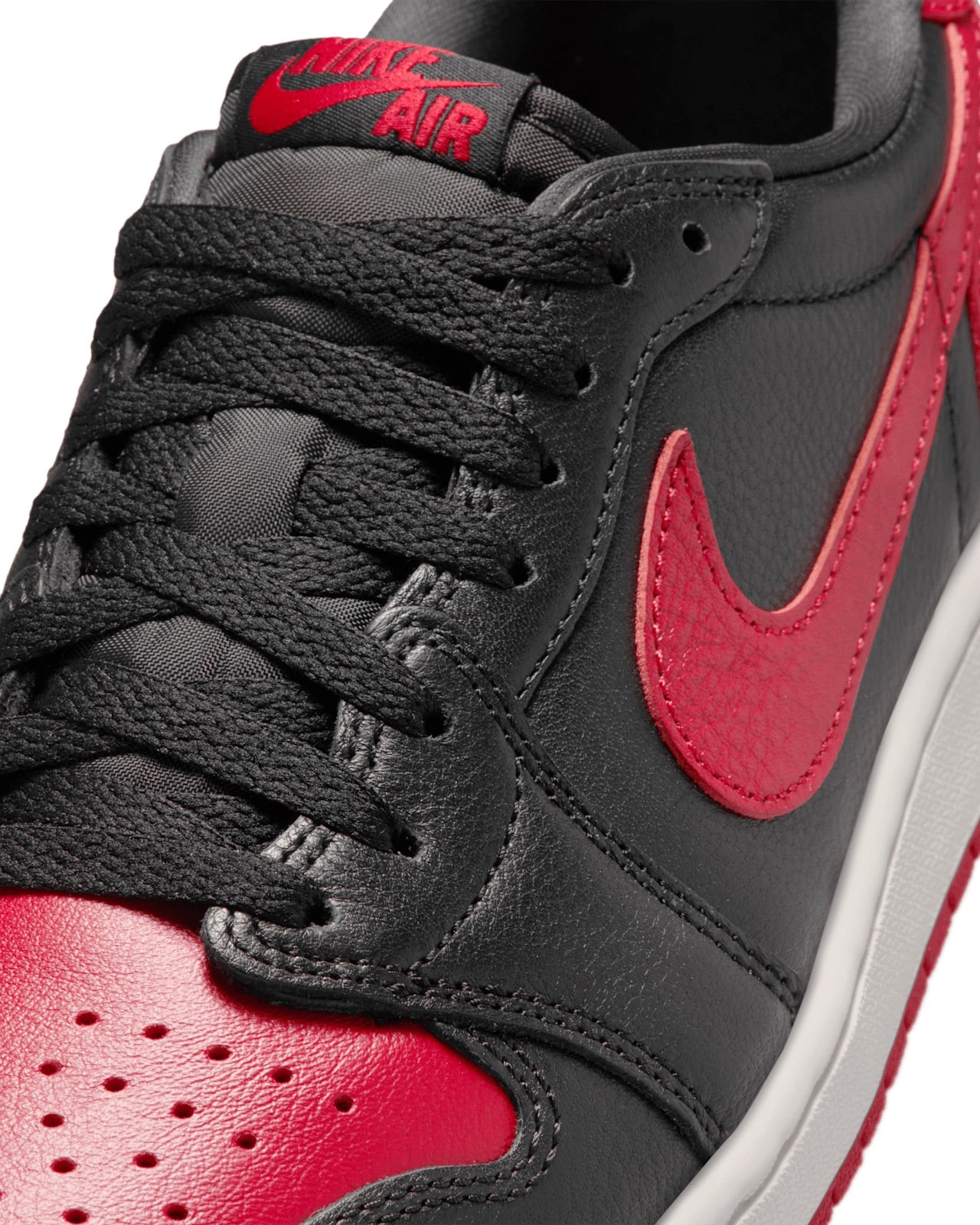 Air Jordan 1 Low Banned IW6276-001 7