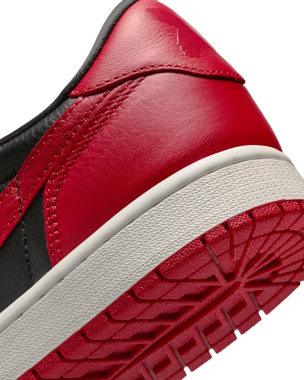 Air Jordan 1 Low Banned IW6276-001 8