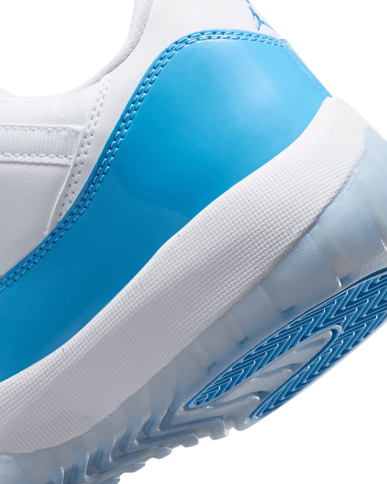 Air Jordan 11 Low University Blue FV5104-100 8