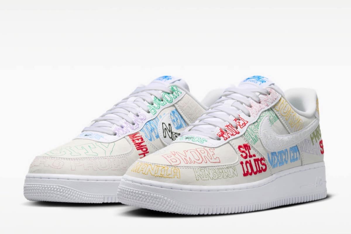 Nike Air Force 1 Low „On Tour” – biała wersja z haftowanymi miastami świata