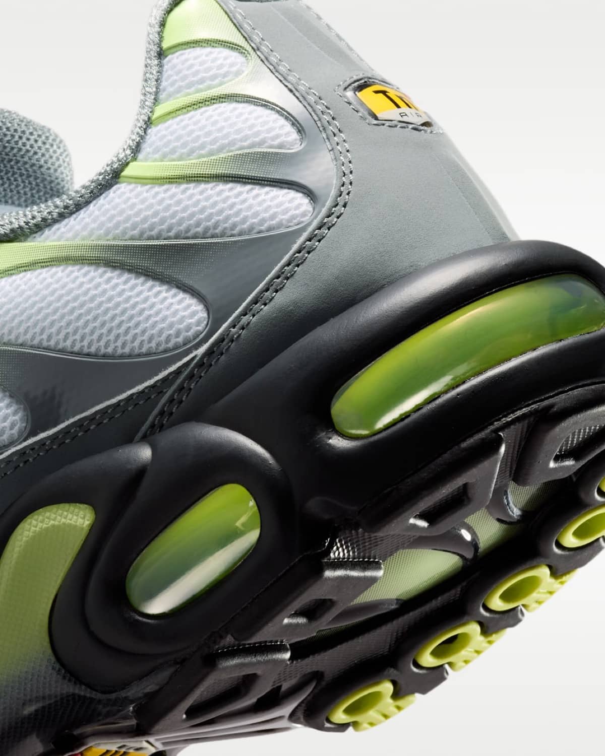 Nike Air Max Plus Light Liquid Lime IR1999-065 8