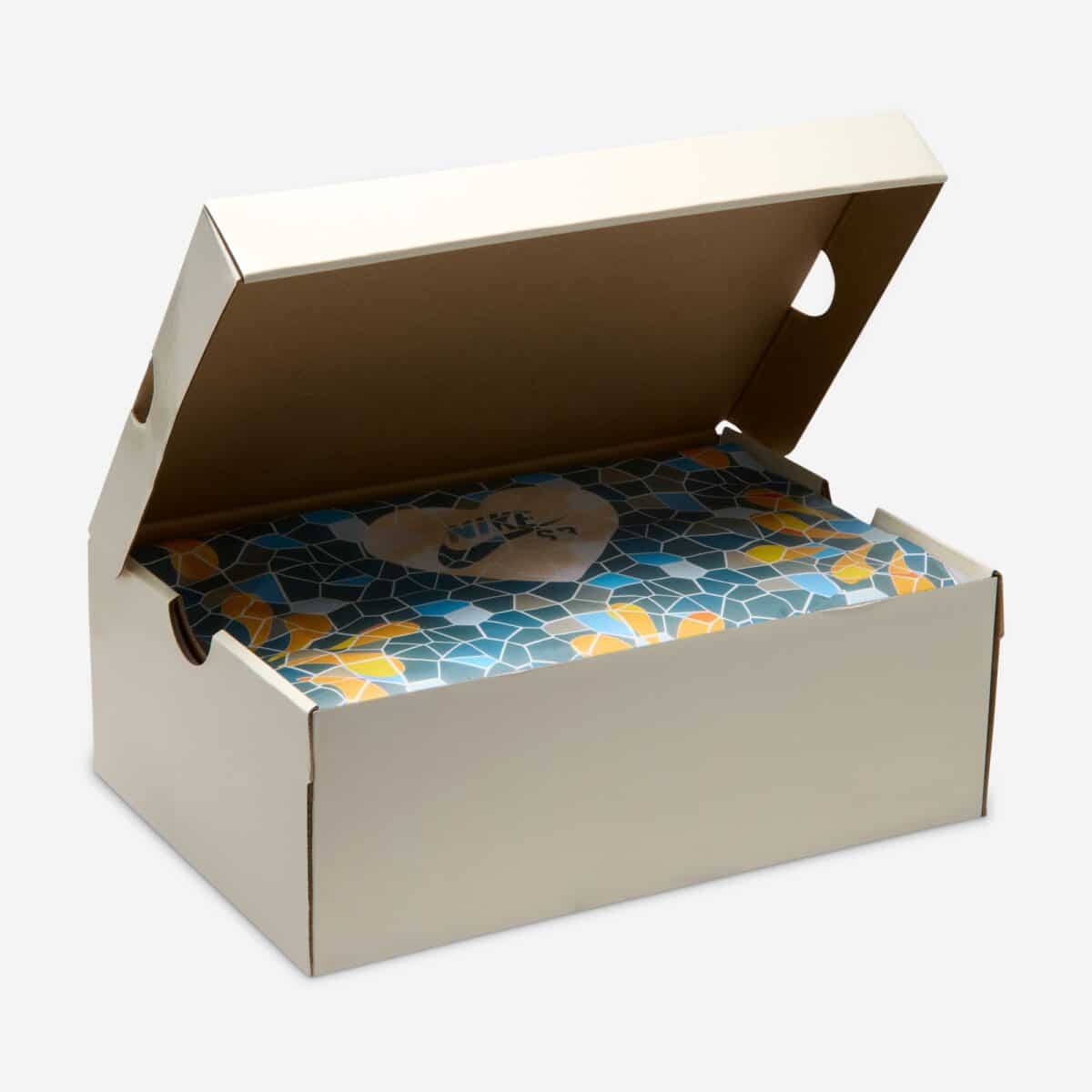 Bluetile x Nike SB Dunk Low Monarch Butterfly IQ1323-001 00