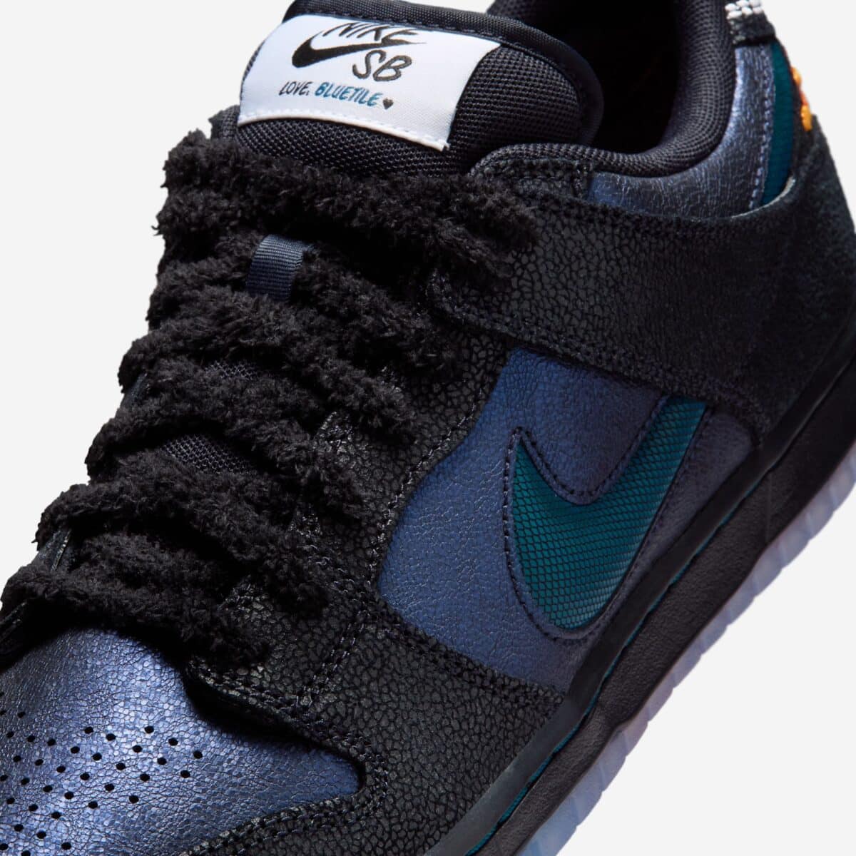 Bluetile x Nike SB Dunk Low Monarch Butterfly IQ1323-001 8