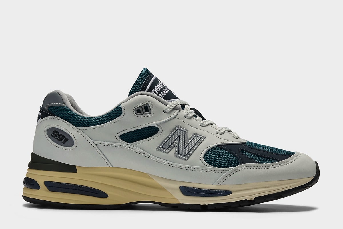 New Balance 991v2 „Total Eclipse” – szara skóra i szmaragd robią robotę