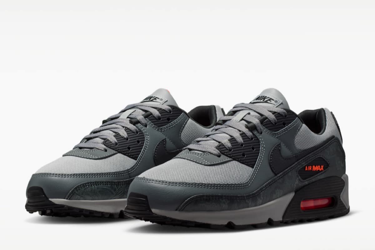 Nike Air Max 90 „Hyper Crimson / Black” – szarość, czerń i odrobina marmurkowego wzoru, która zmienia wszystko