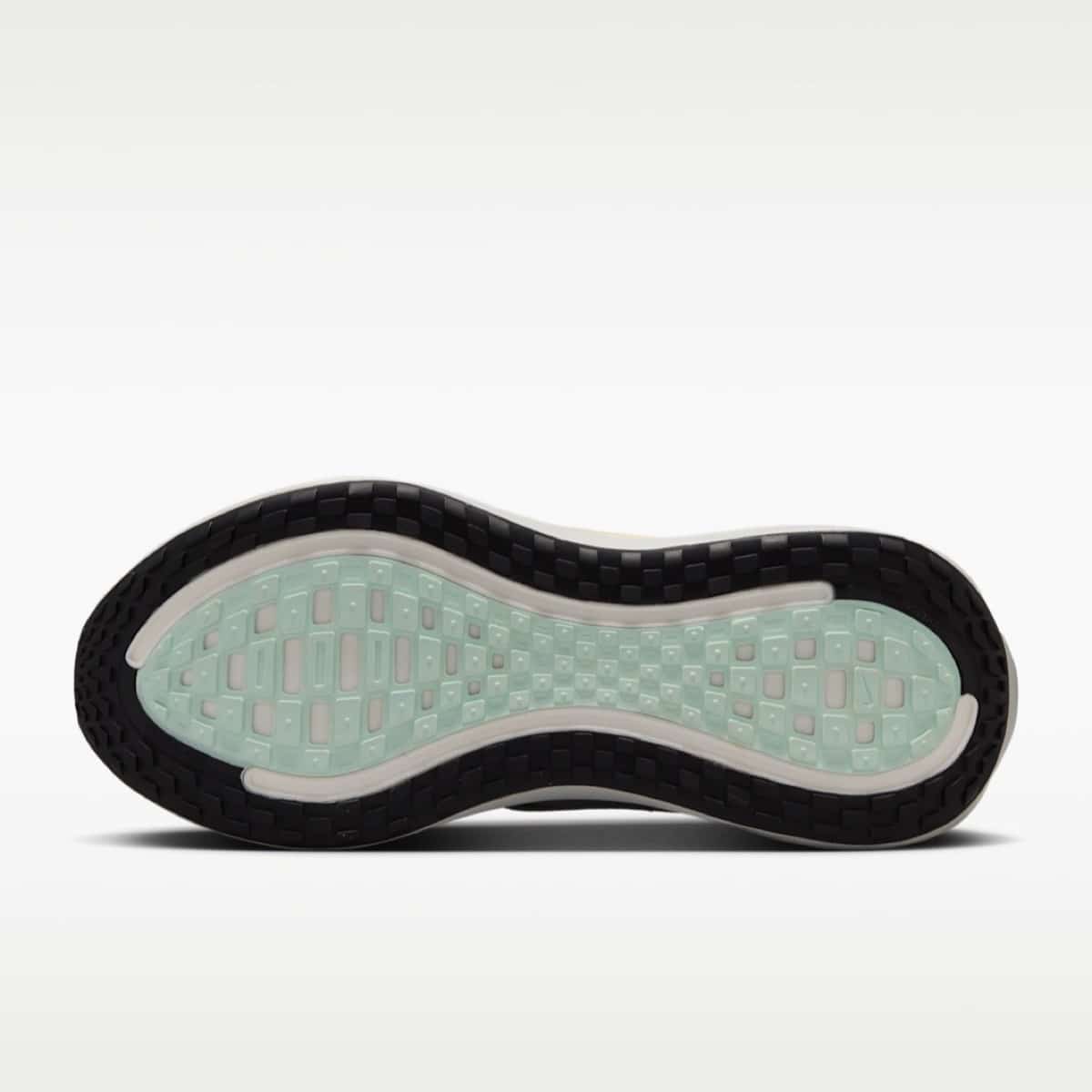 Nike Vomero Plus Barely Green HV8154-004 1