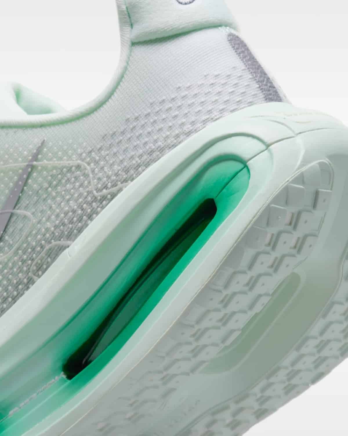 Nike Vomero Premium Barely Green HM5973-300 8