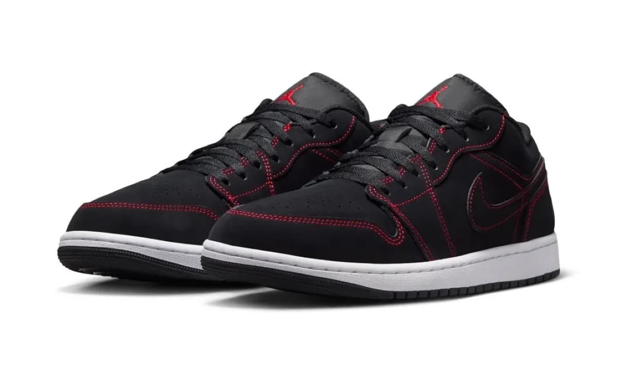 Air Jordan 1 Low Bloodline 553558-076 4