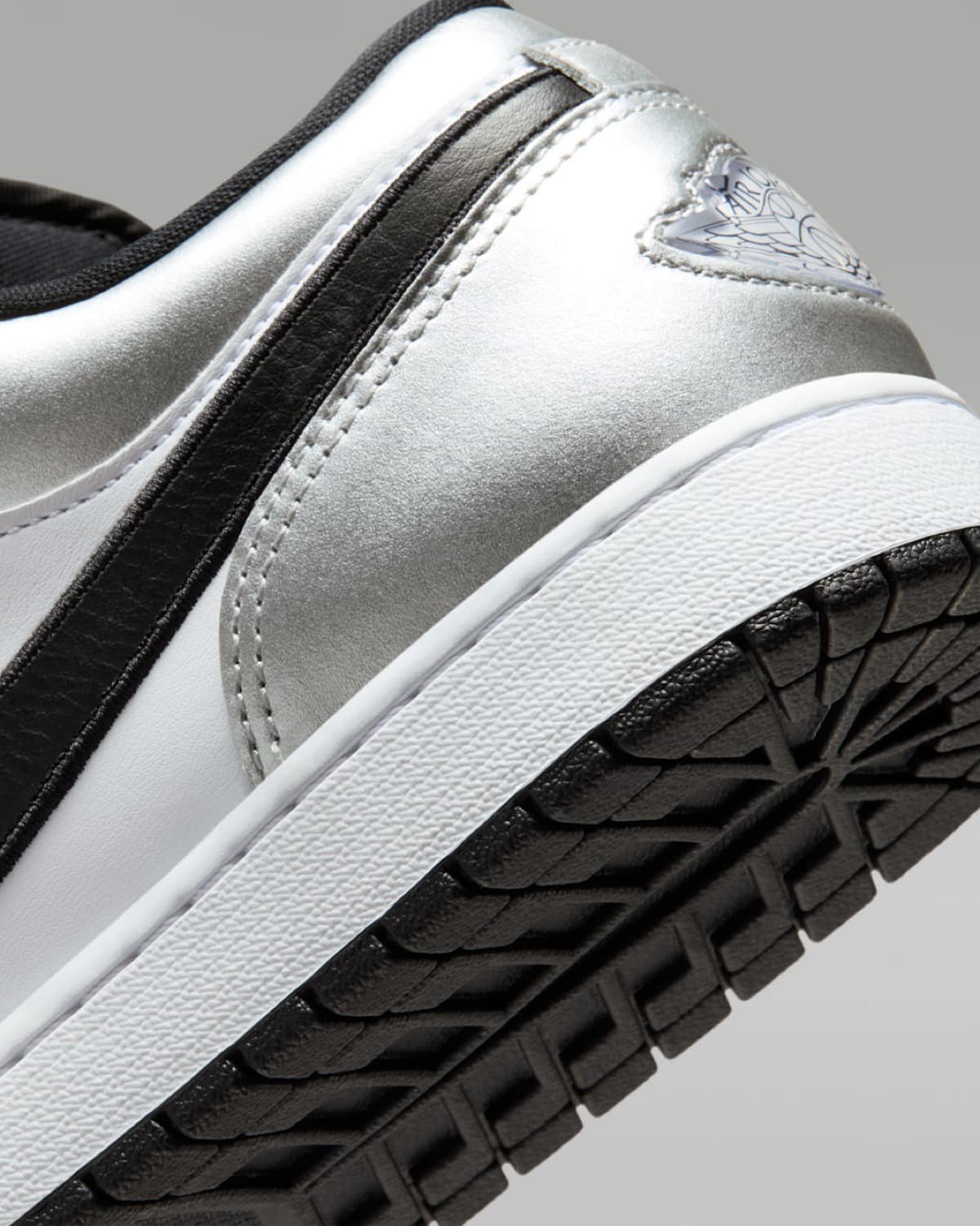 Air Jordan 1 Low Tiempo Metallic Silver IR2278-100 8