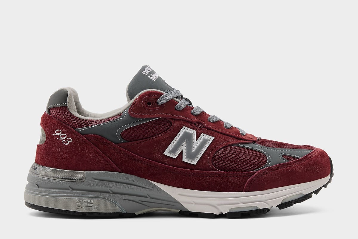 New Balance 993 „Classic Crimson” – amerykański klasyk w bordowej odsłonie