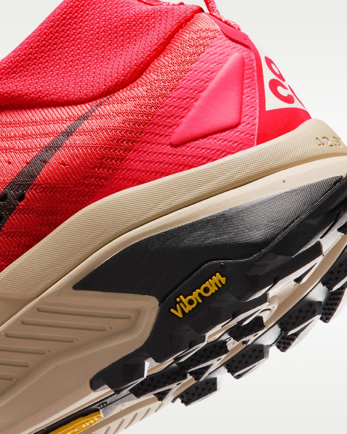 Nike ACG Zegama Trail Light Crimson HV8113-600 8
