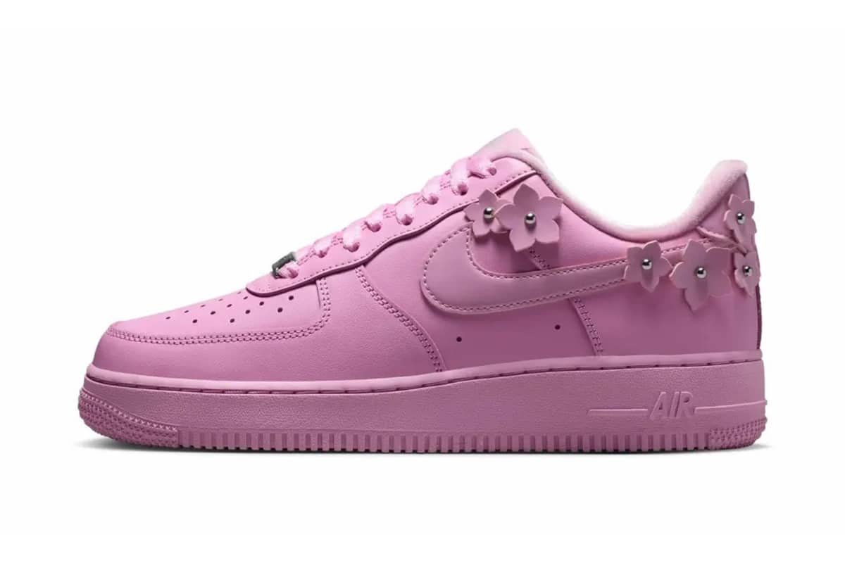 Nike Air Force 1 Low „Pink Rise” – kwiatowy akcent ożywia projekt