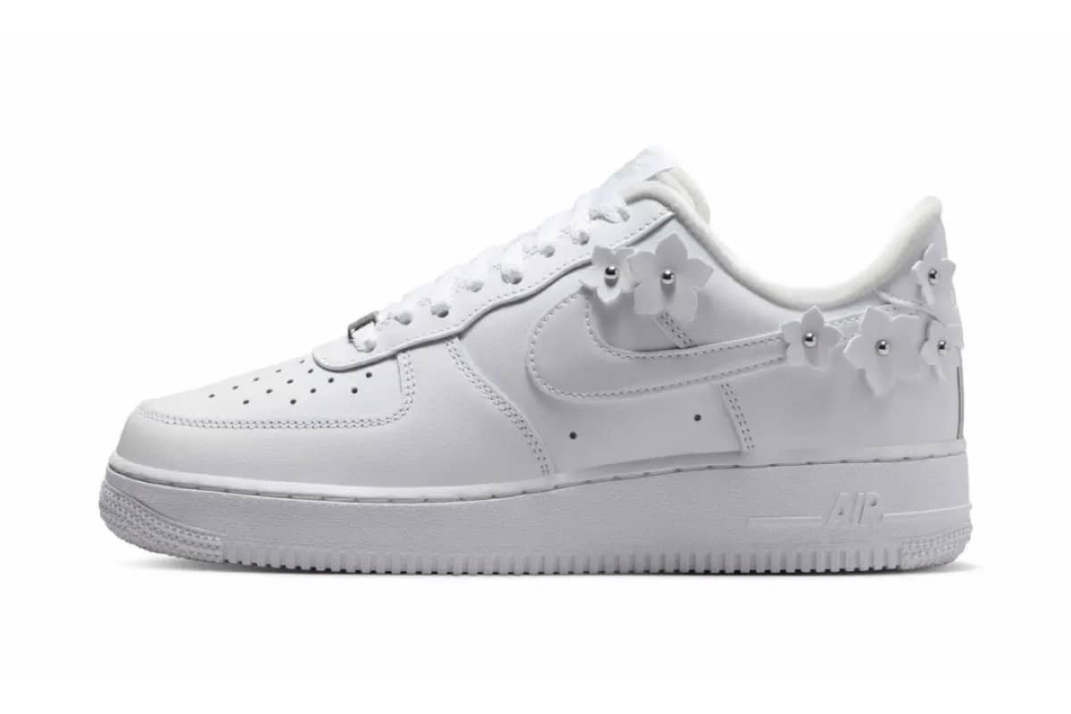 Nike Air Force 1 Low „White” – kwiatowa elegancja w wersji minimalistycznej