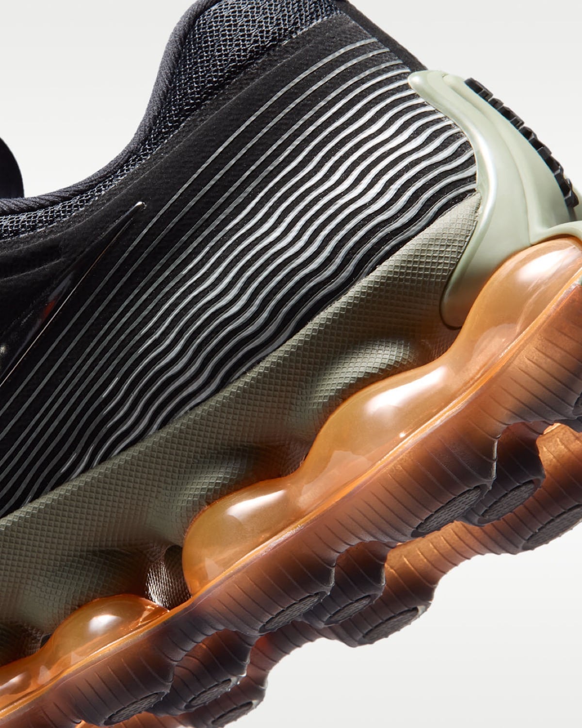 Nike Air Liquid Max Black Metallic IQ7635-002 8