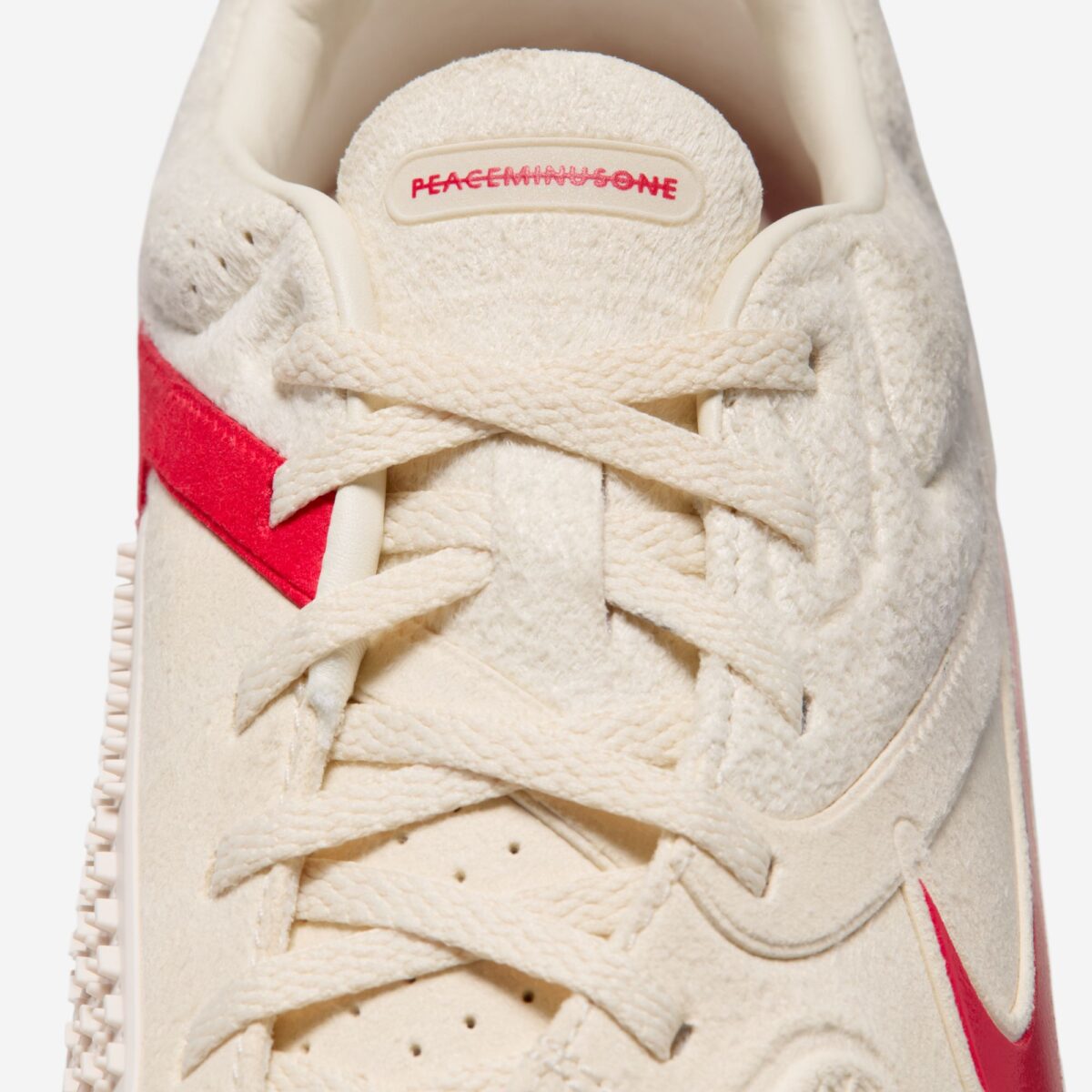 PEACEMINUSONE x Nike Cryoshot CTR360 Natural University Gold HQ1460-100 7
