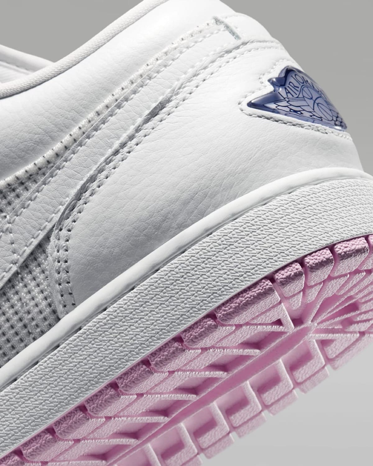 Air Jordan 1 Low Comic Summit White IO2048-100 8