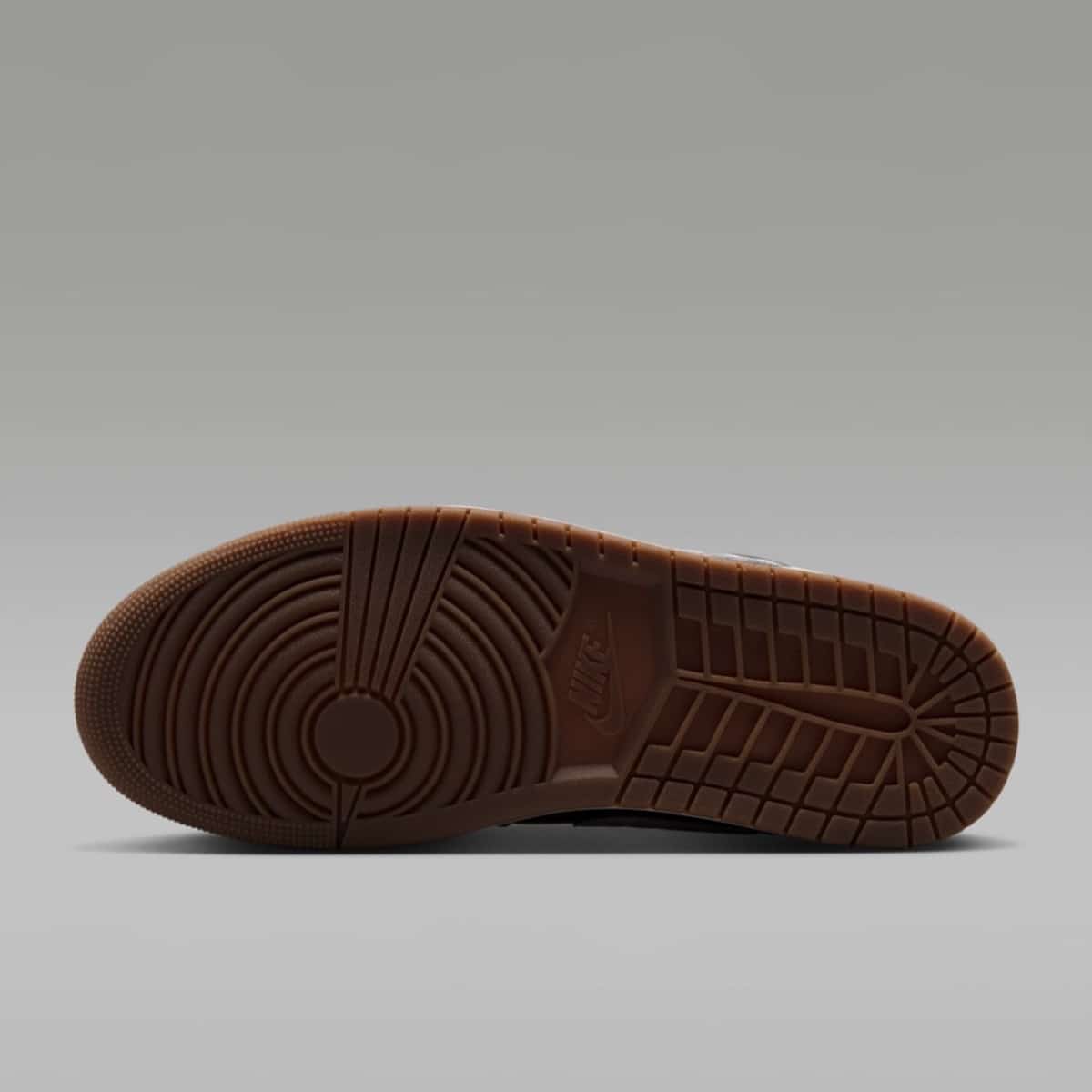 Air Jordan 1 Low SE Off Noir IO2047-001 1