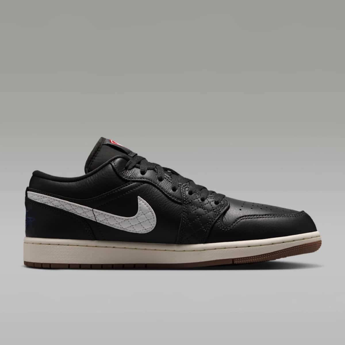 Air Jordan 1 Low SE Off Noir IO2047-001 3