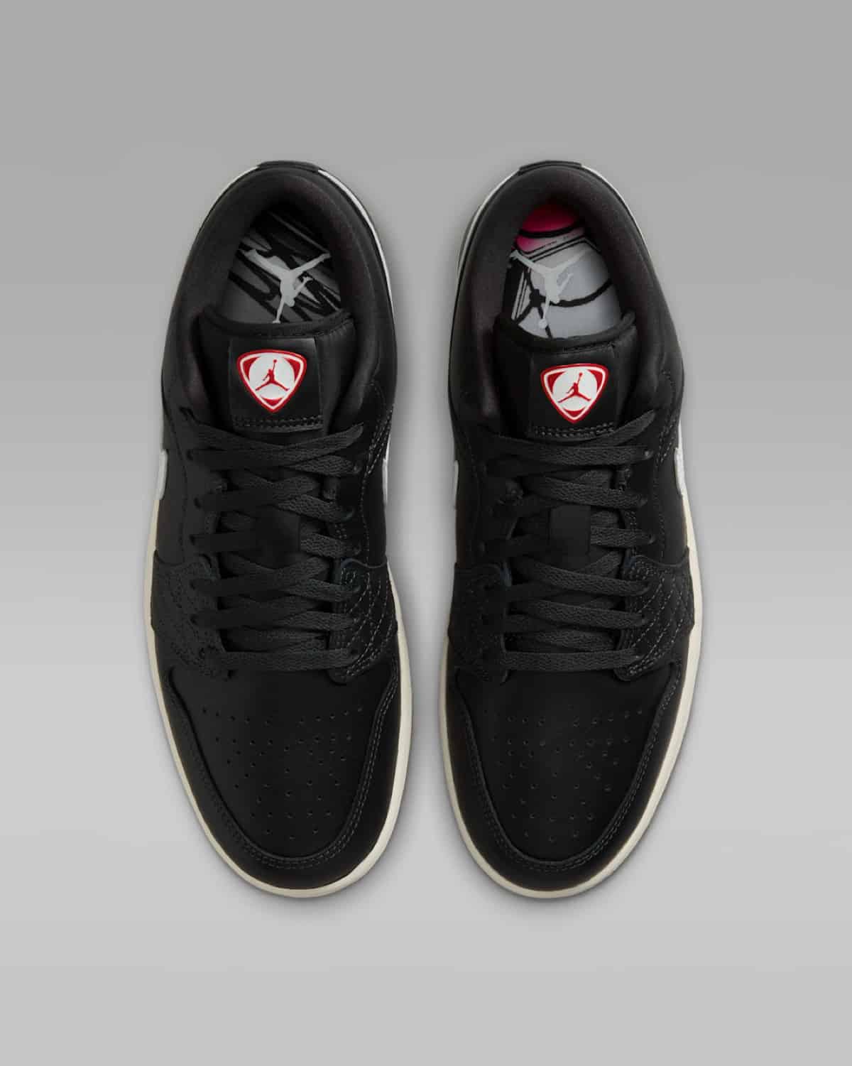 Air Jordan 1 Low SE Off Noir IO2047-001 5