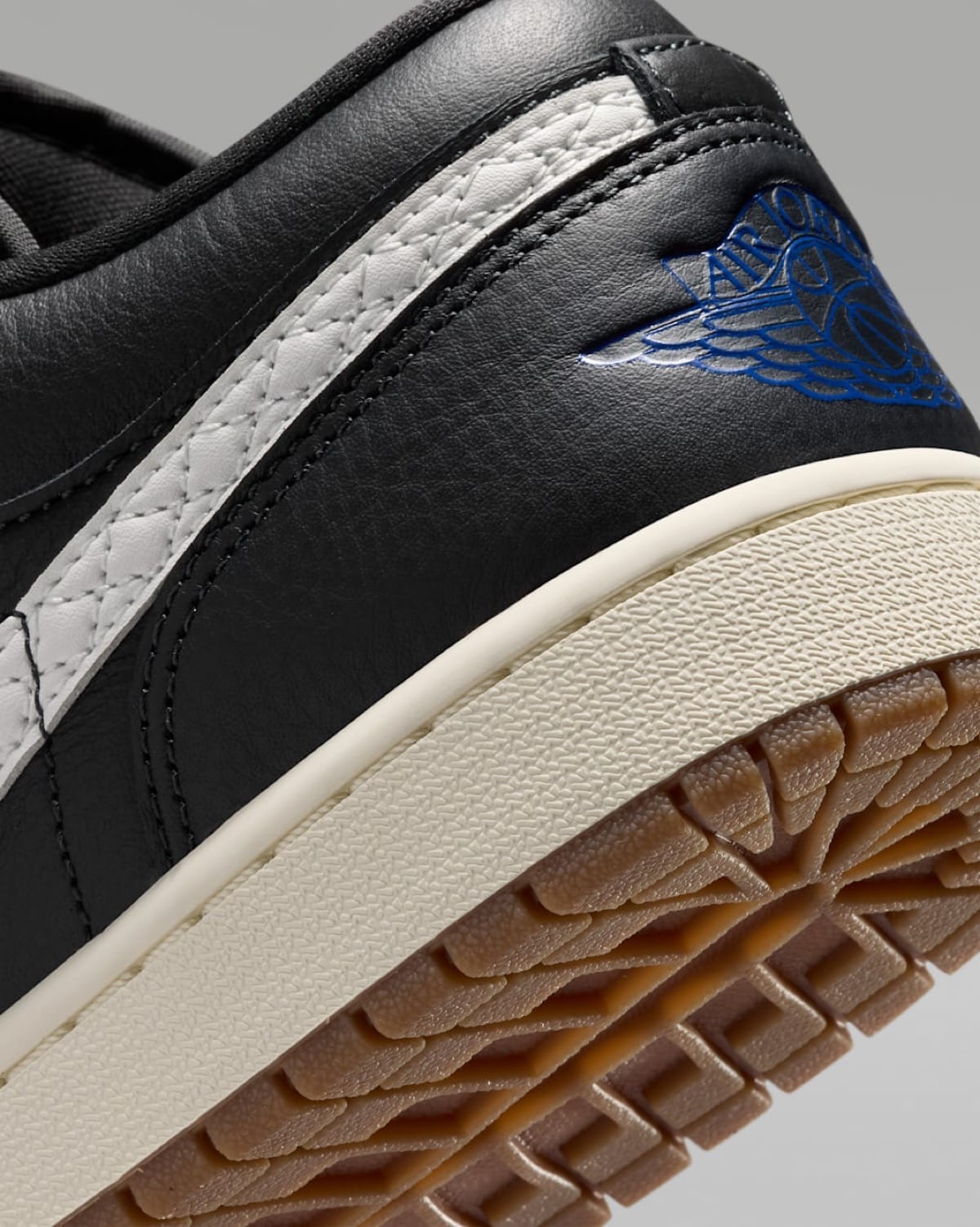 Air Jordan 1 Low SE Off Noir IO2047-001 8