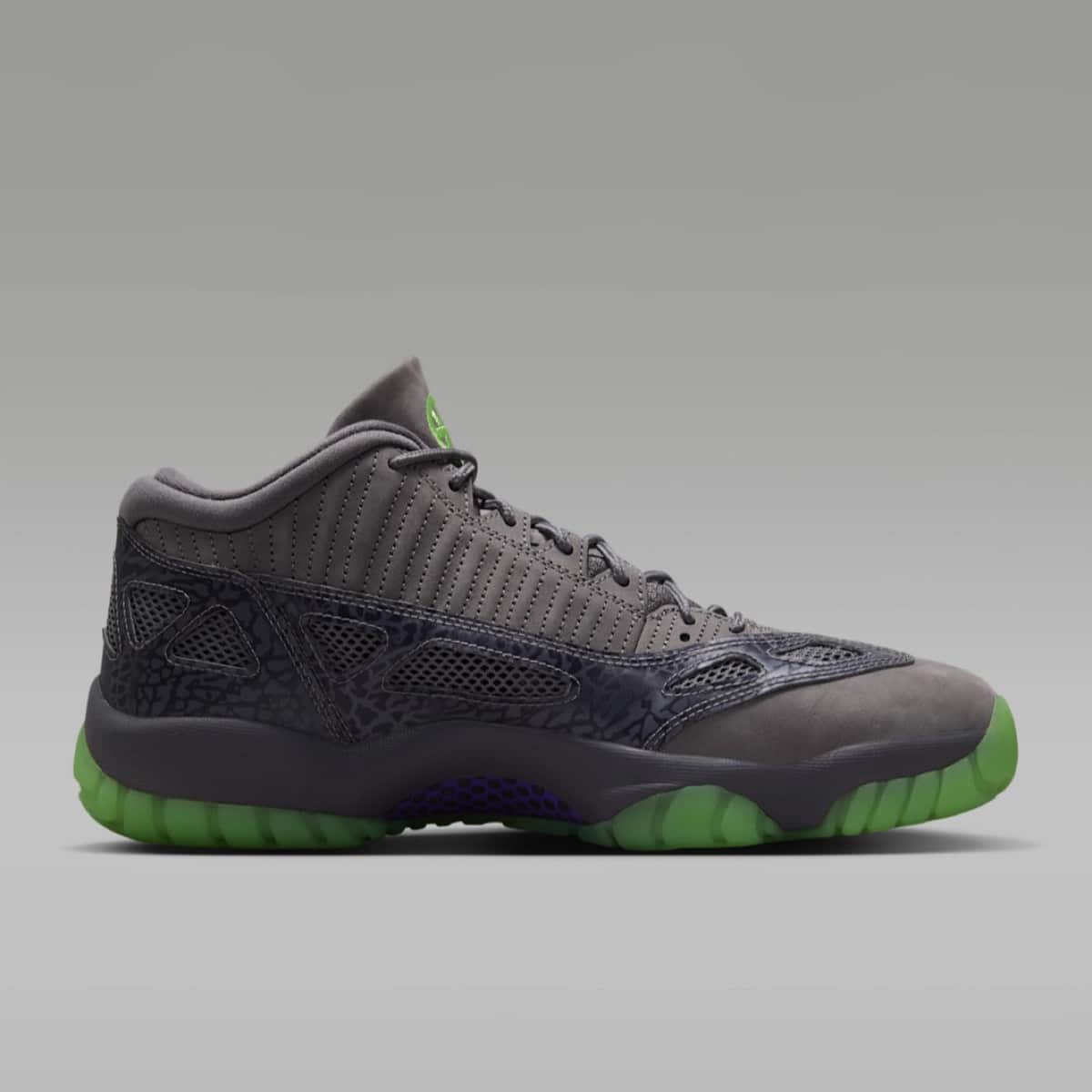 Air Jordan 11 Low IE Quai 54 IR2368-001 3