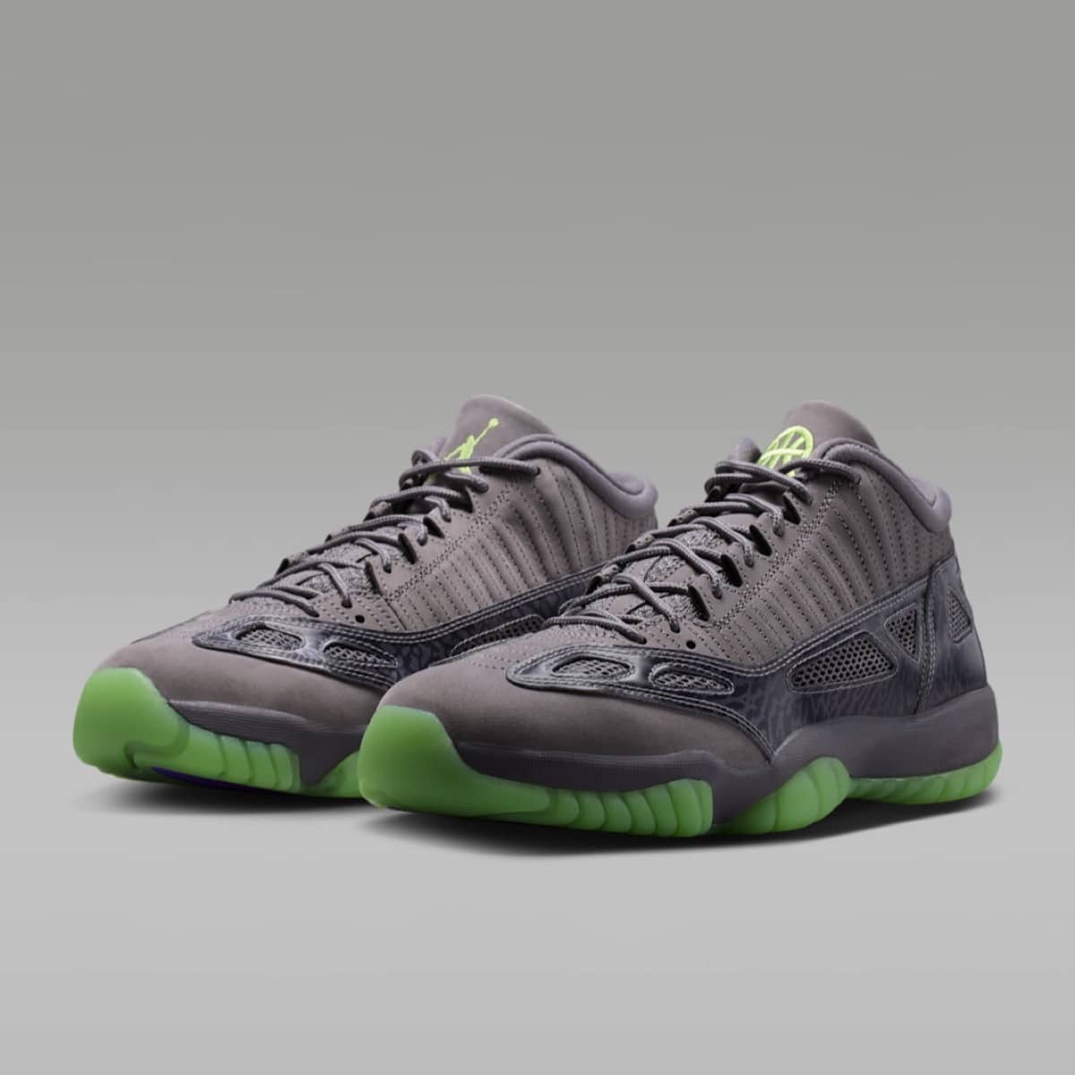 Air Jordan 11 Low IE Quai 54 IR2368-001 4
