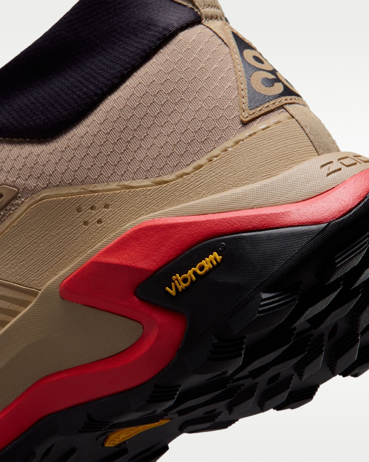 Nike ACG Zegama Hike British Khaki IO7854-200 8