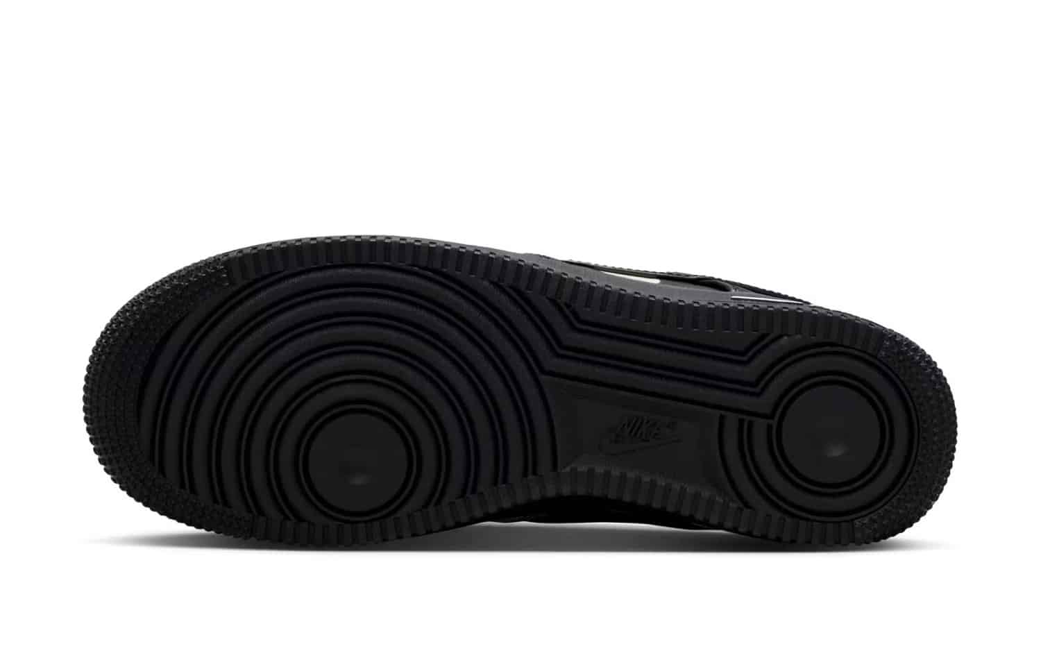 Nike Air Force 1 Low Black Polka Dot IR8647-001 1