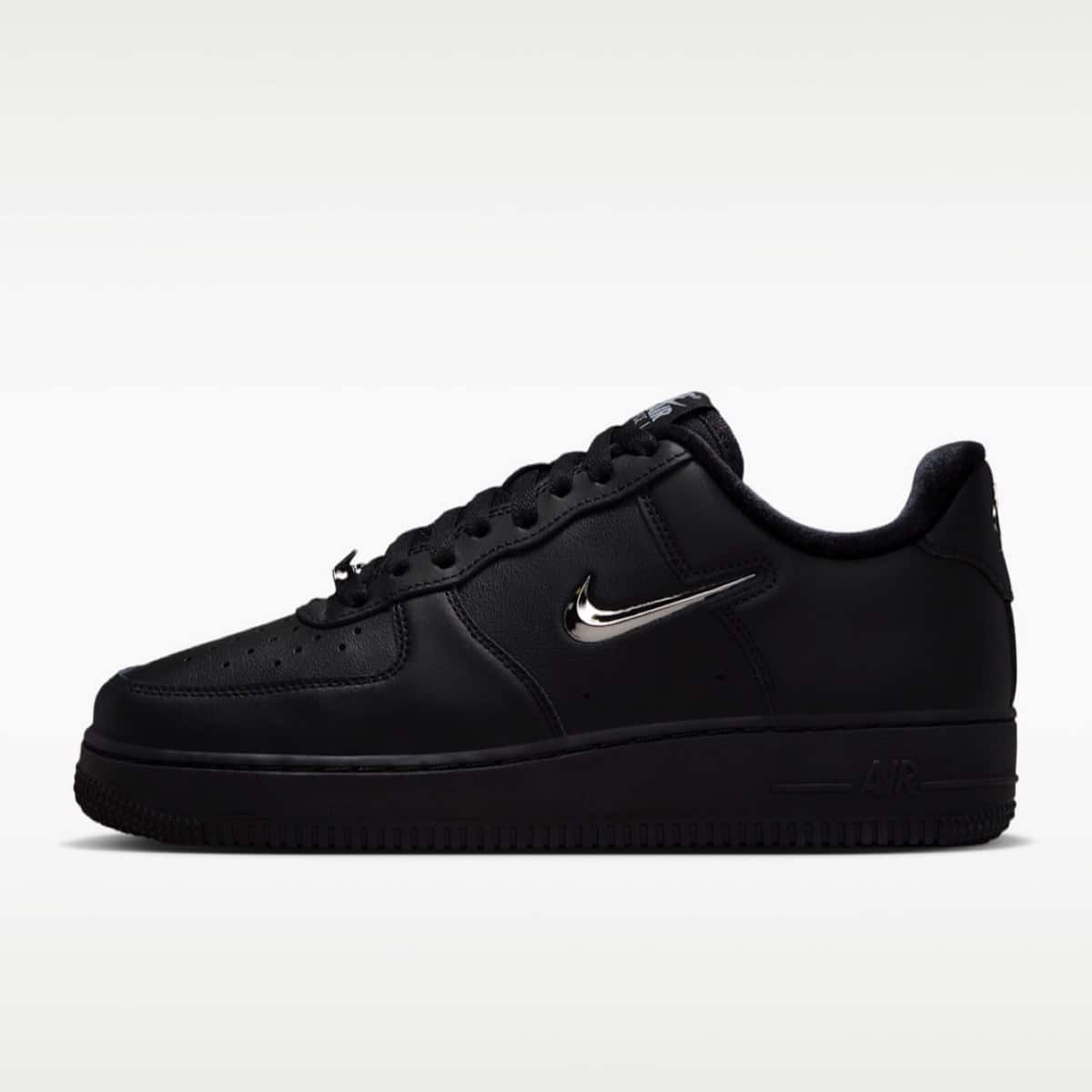 Nike Air Force 1 Low Chrome Swoosh IV6039-001 2