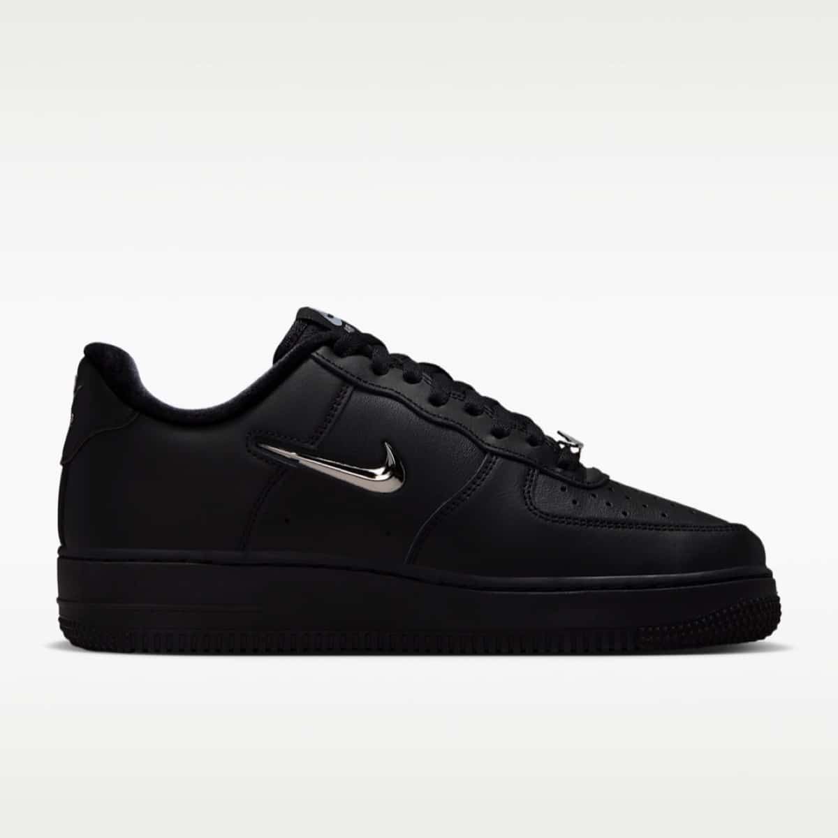 Nike Air Force 1 Low Chrome Swoosh IV6039-001 3