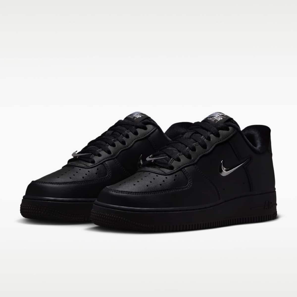 Nike Air Force 1 Low Chrome Swoosh IV6039-001 4
