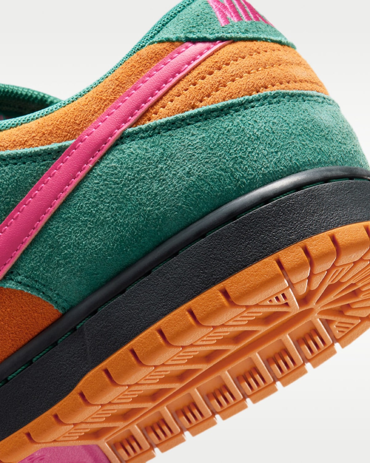 Nike SB Dunk Low Fiesta HQ1625-301 8