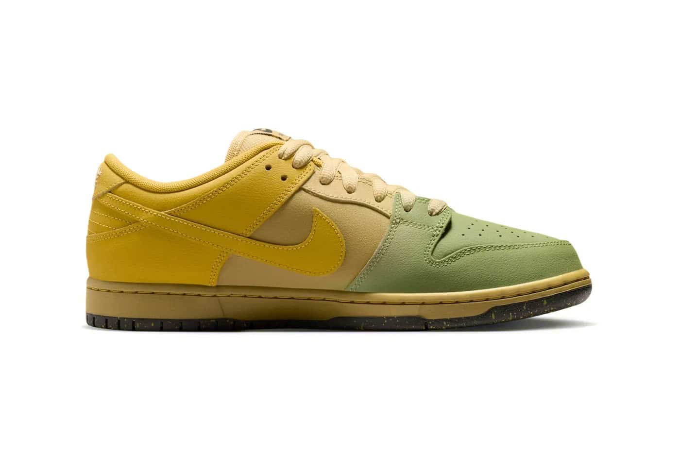 Nike SB Dunk Low Saffron Quartz IO0427-300 3