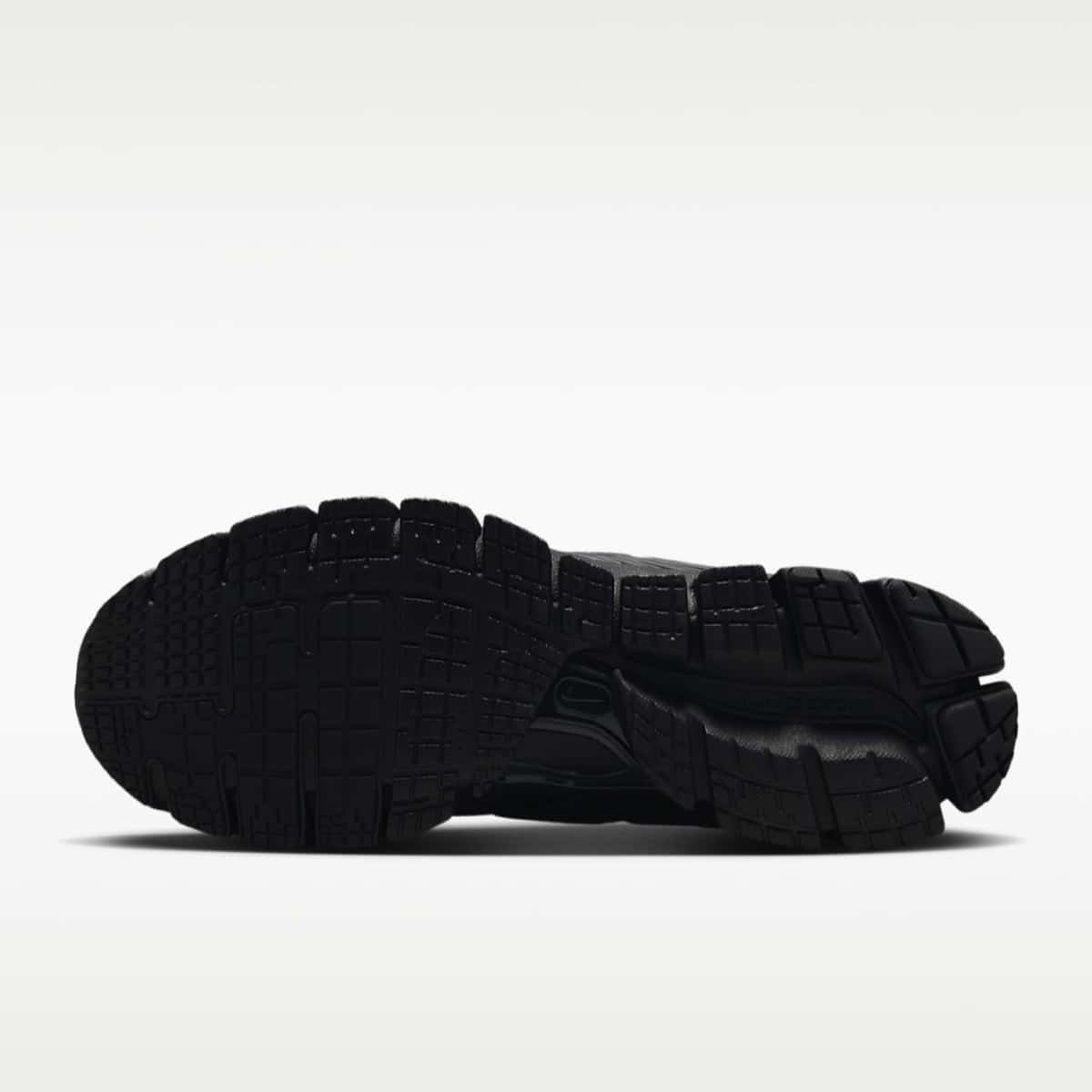 Nike Zoom Skylon 11 Triple Black IU1869-002 1