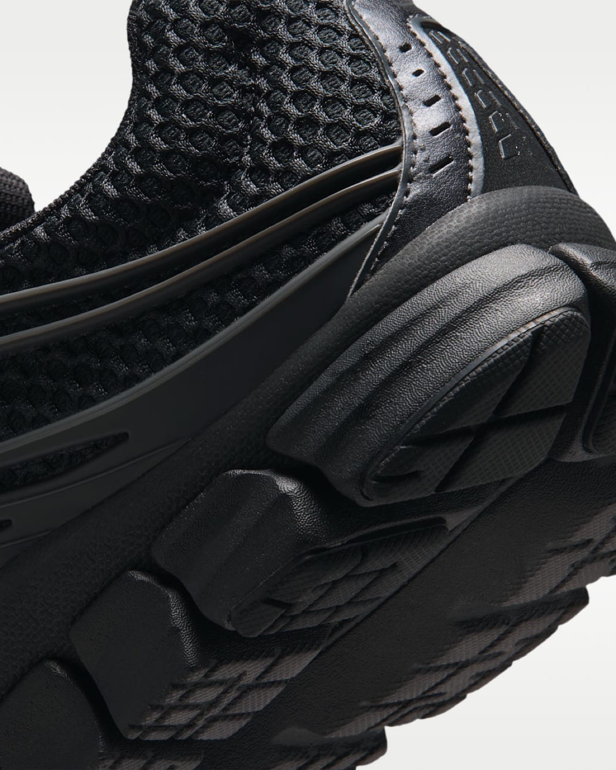 Nike Zoom Skylon 11 Triple Black IU1869-002 8