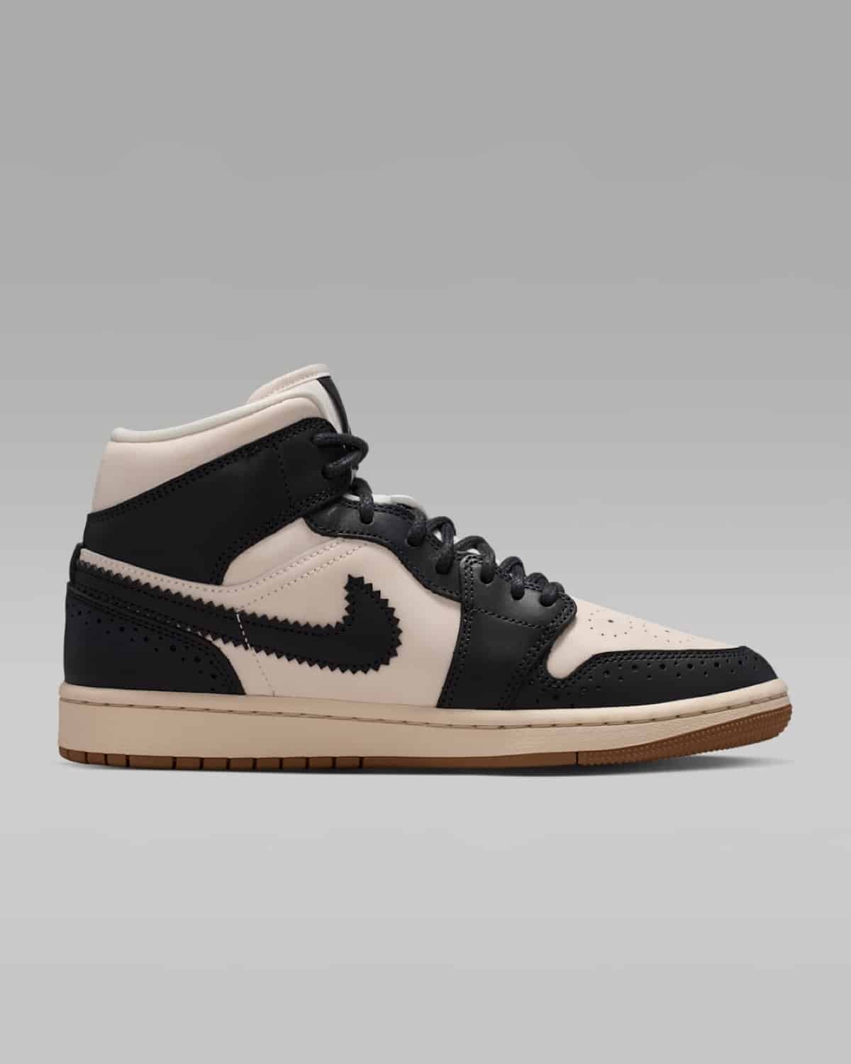 Air Jordan 1 Mid Off-Noir Chalk IO0760-001 3