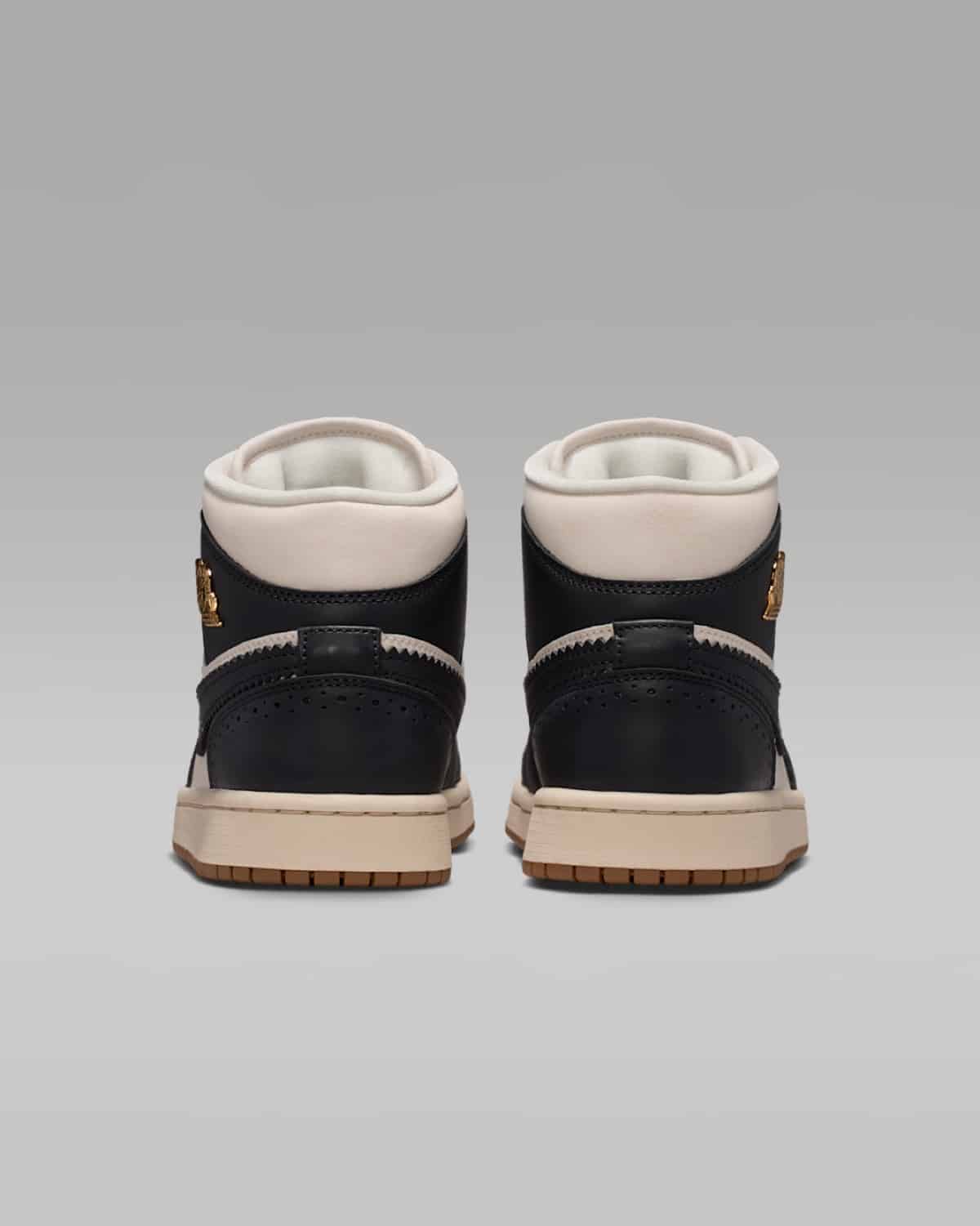 Air Jordan 1 Mid Off-Noir Chalk IO0760-001 6