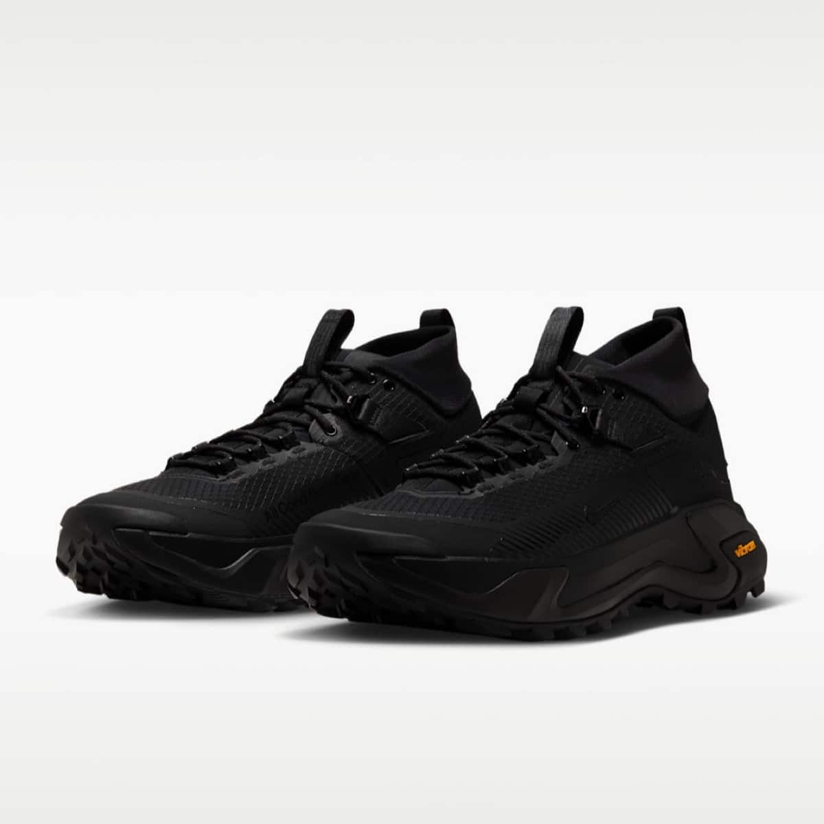Nike ACG Zegama Hike Triple Black IO7854-002 4