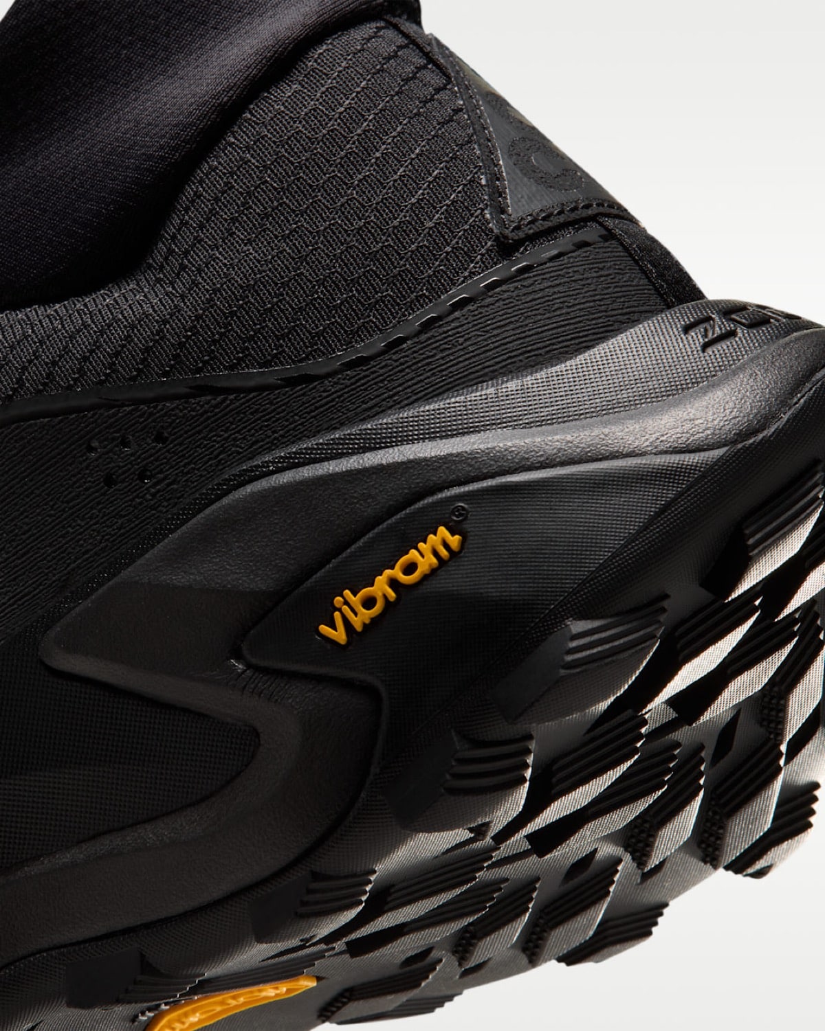 Nike ACG Zegama Hike Triple Black IO7854-002 8