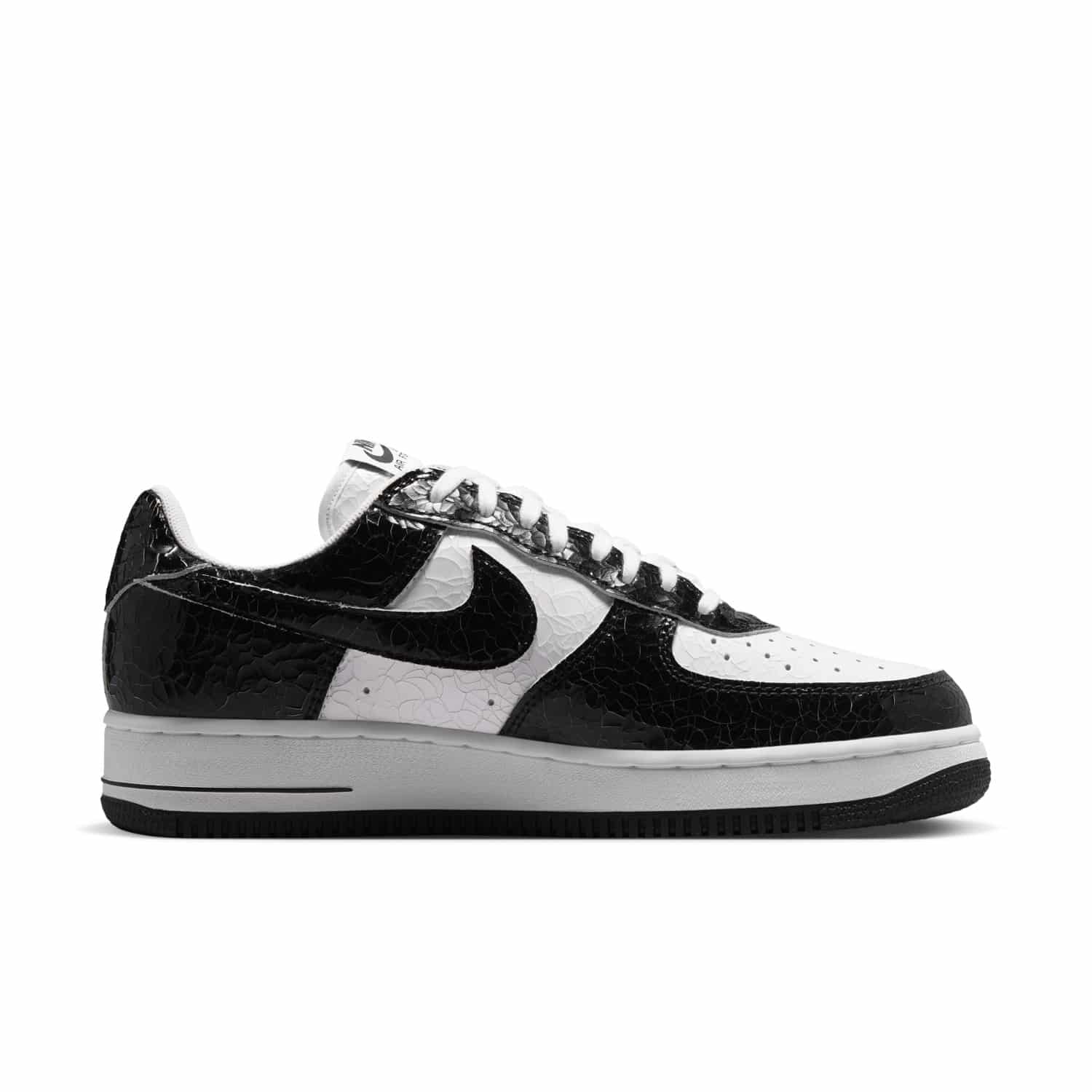 Nike Air Force 1 Low 01 Cracked Leather Black White JA0248-300 3