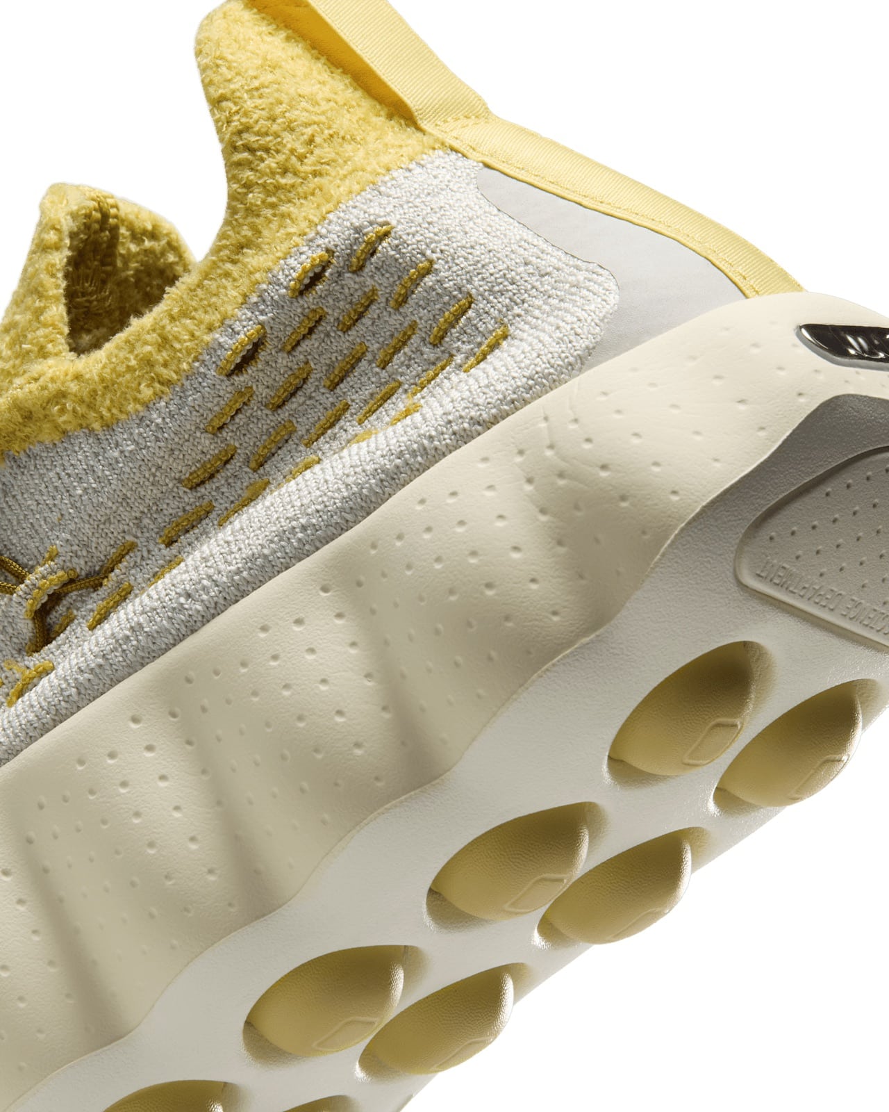 Nike Mind 002 Flyknit Light Bone Saturn Gold IR2176-003 8