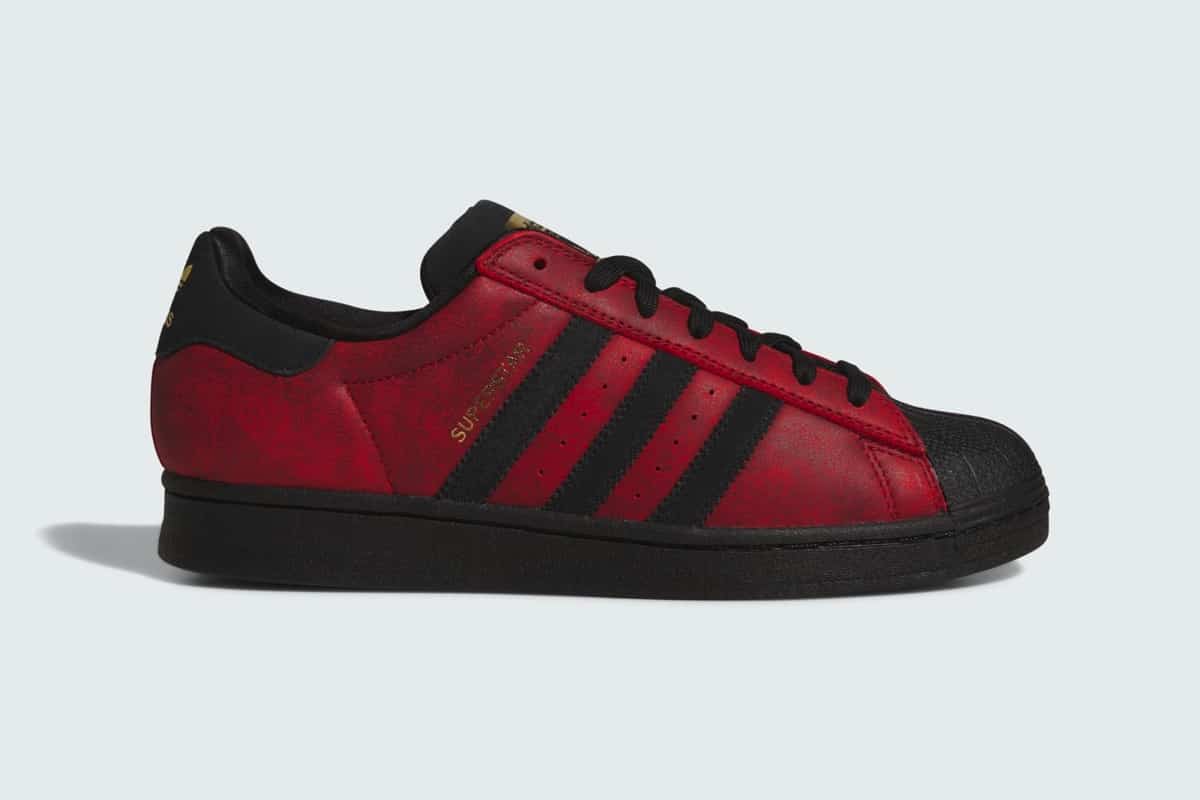 Adidas Superstar ADV na deskę wychodzą w kolorystyce „Better Scarlet / Core Black”