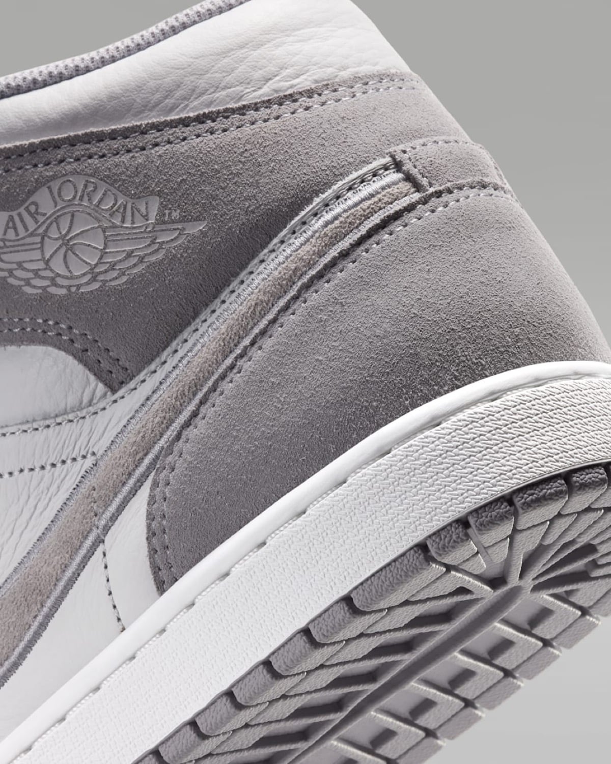 Air Jordan 1 Mid Summit White Wolf Grey IX6984-121 8