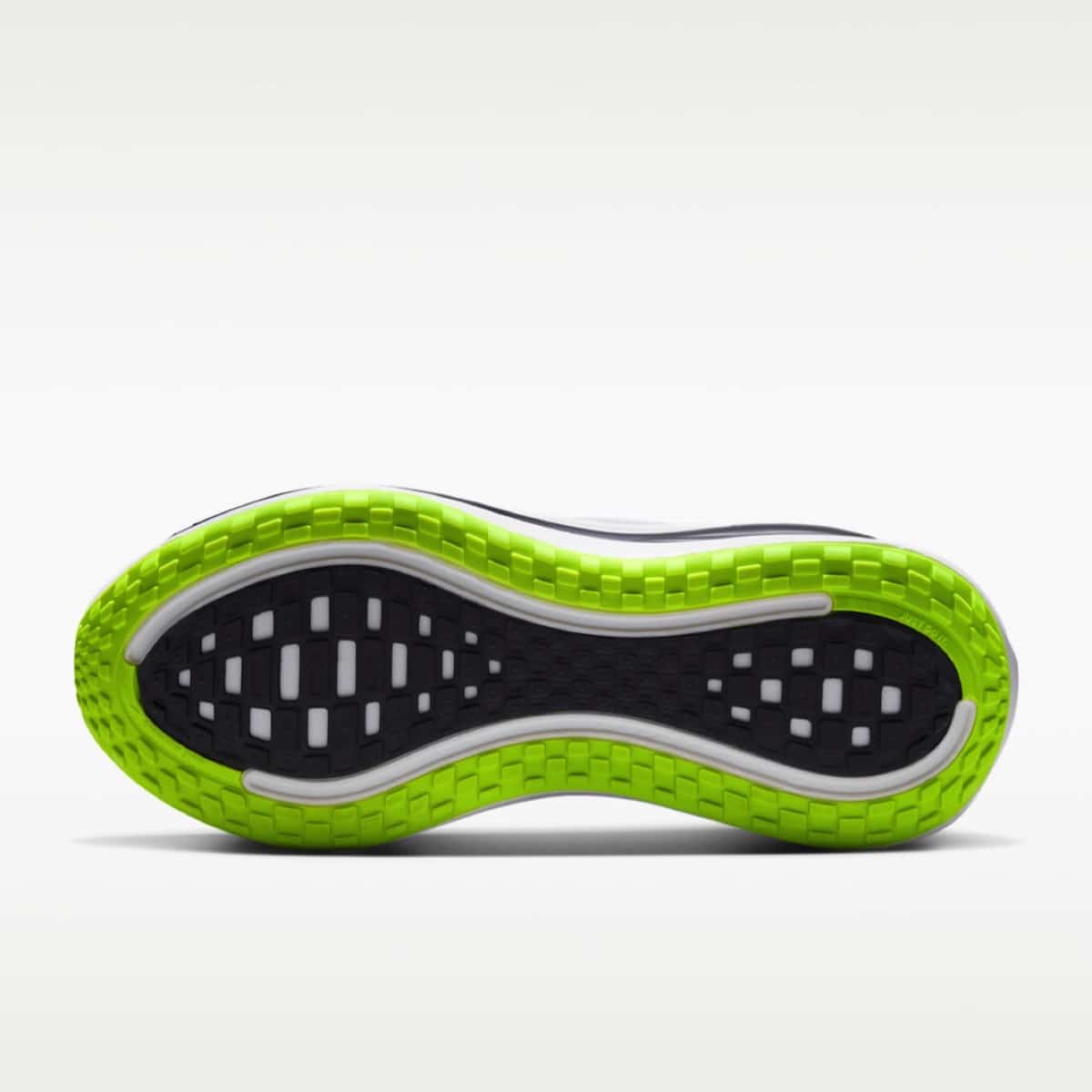 Distance x Nike Vomero Plus IQ7318-100 1