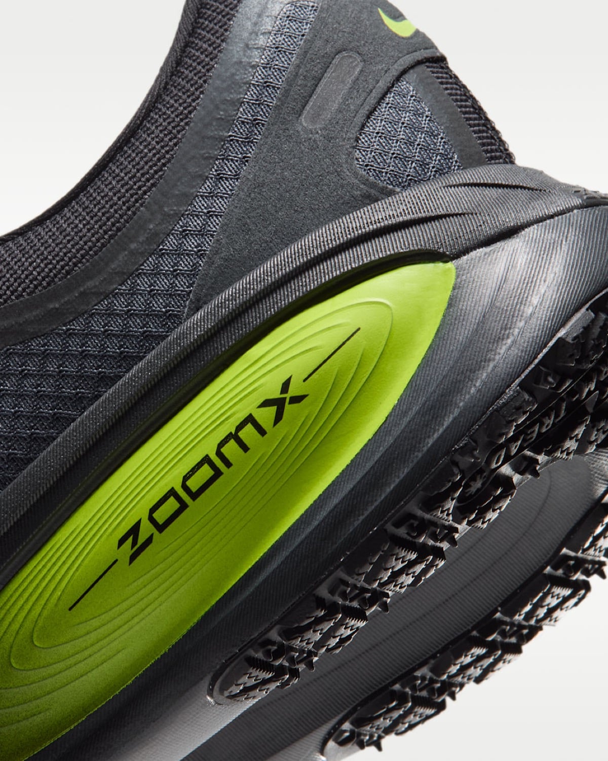 Nike Vomero 18 GORE-TEX Anthracite Lemon Venom HQ7001-005 8